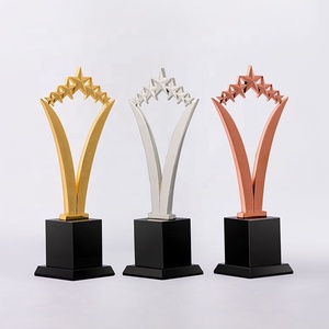 Souvenir Cadeau Globe terrestre Couronne en métal Trophée en résine <span class=keywords><strong>Prix</strong></span> de compétition Coupe des champions Trophées Récompenses - Product Image 4