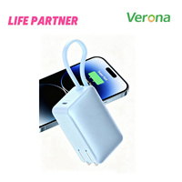 5000mAh 2-in-1 Powerbank Faltbarer AC-Stecker Eingebautes Kabel 2 Typ-C Ausgänge 22,5W Schnellladung Tragbar für Reisen
