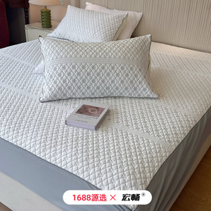 Hongchang Ice <b>Silk</b> Cooling Mattress Pad Set 1.2m 1.5m 1.8m Summer Bedding Light Luxury Style - Product Image 3