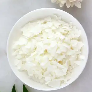 Vente en gros de flocons de cire de soja naturelle pure, matériau écologique pur, flocons de cire de soja de luxe pour la fabrication de bougies