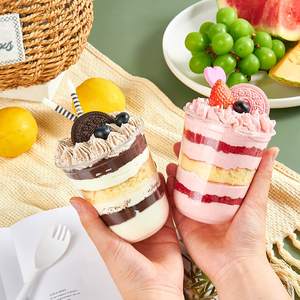 Bouteille en plastique transparente en forme de U personnalisée imprimée PET Conteneur parfait congelé Gobelets en plastique jetables pour gâteau, fruits, dessert, <span class=keywords><strong>yaourt</strong></span> - Product Image 1