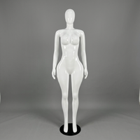Mannequin féminin grande taille en plastique, corps entier, pose debout, pour présentation de vêtements