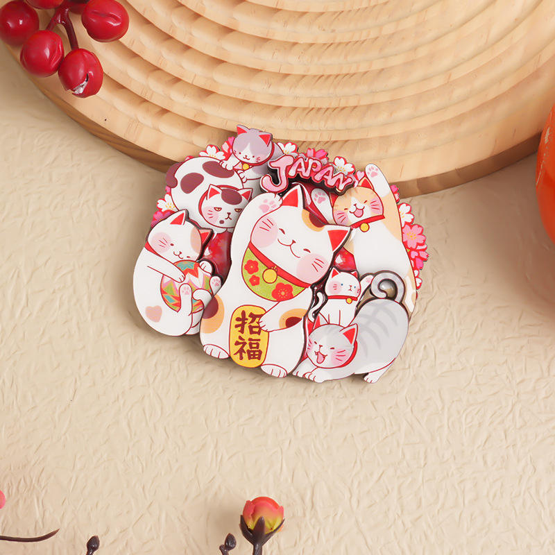 Chat porte-bonheur blanc