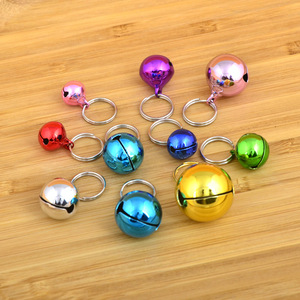 Accesorios de campanas para mascotas de lujo de Navidad coloridos al por mayor campana de Metal para collares de gato juguetes campana de perro de varios tamaños con anillo de resorte - Product Image 6