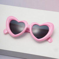 Vente en gros de lunettes de soleil d'été pour enfants en forme de coeur rose mignon et coloré pour enfants