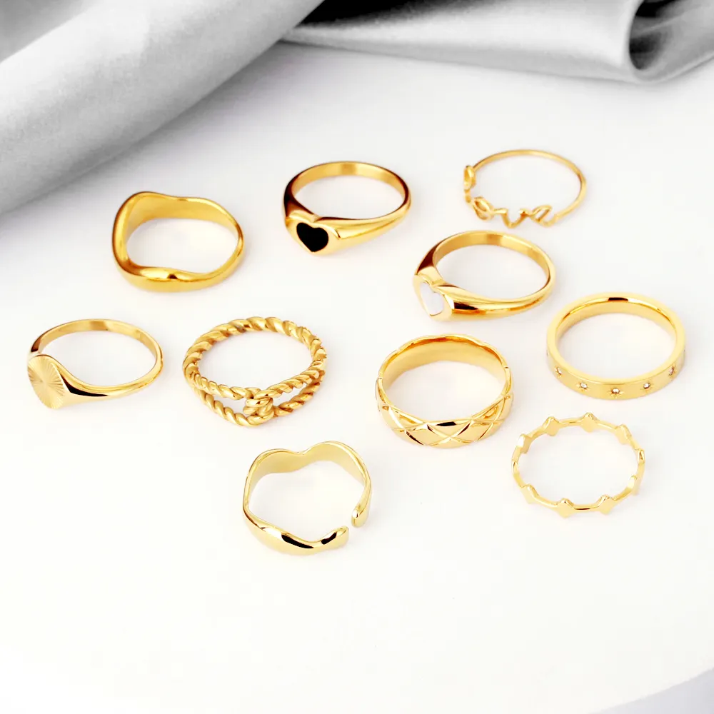 เครื่องประดับไม่เสื่อมเสียแหวนใส่นิ้วสำหรับผู้หญิงทำจากสเตนเลสสตีลสีทอง18K ออกแบบได้ตามต้องการ