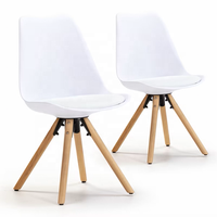 Chaise en plastique de type tulipe fabriquée en Chine avec siège en cuir PU et pieds en bois pour la maison, l'appartement et le restaurant