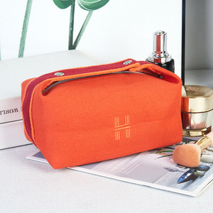 Bolsa de maquillaje portátil para mujer, estuche de cosméticos de viaje con cremallera, opciones multicolor, tamaño pequeño, diseño elegante - Product Image 6