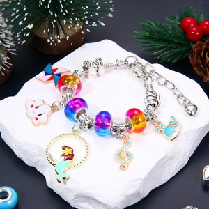 Pulseras infantiles con cuentas y colgantes de sirena creativos para hacer joyería DIY, gran éxito de ventas en Navidad 2025 - Product Image 5