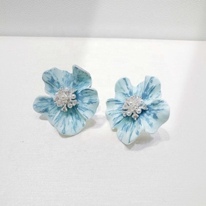 Boucles d'oreilles clous en argent sterling 925 émaillé de haute qualité, délicates, pour mariée, en or 14 carats, avec pierres précieuses, motif floral d'été pour femme, collection 2026 - Product Image 4