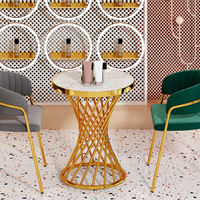 Conception populaire en vrac luxe rose vert noir velours coloré table à manger en tissu café restaurant chaise de salle à manger avec pieds en métal