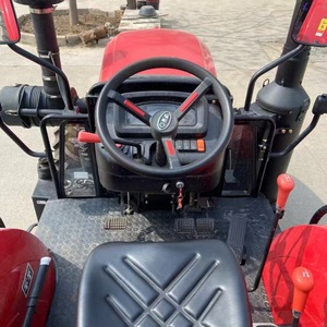 Tractor Agrícola Mf de 100 Hp 4x4 con Transmisión por Engranajes, Color Rojo - Product Image 3