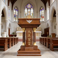 Chaire d'église avec base étagée, finition polie, caractères d'emblèmes ornés sculptés pour la salle de culte et de prière