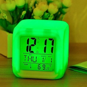 Reloj despertador Digital cuadrado con pantalla <span class=keywords><strong>LCD</strong></span> para uso en el hogar y la Oficina, modo luminoso, a la moda, 7 colores - Product Image 4