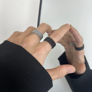 Anillo de Acero Inoxidable de 8mm para Hombre, Anillo de Malla Elástica Trenzada, Anillo de Moda Chapado en Oro, Anillo para el Dedo Medio - Product Image 6