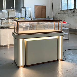 Vitrina de Joyería de <span class=keywords><strong>Alta</strong></span> Gama Directo de Fábrica Sundo, Vitrina de Relojes de Lujo Personalizada con LED, Vidrio Templado y Acero Inoxidable, OEM/ODM - Product Image 1