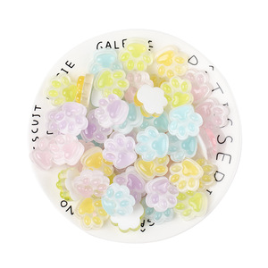 Dessin animé patte de chat résine accessoires écologique lueur dans le noir bricolage coque de téléphone autocollants cheveux réfrigérateur aimants noël dos <span class=keywords><strong>plat</strong></span> - Product Image 1