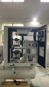 Compresseur d'air à spirale sans huile YiBang 3.7KW 8 bars 380L/min 5hp AC 380V 50Hz quatre-en-un avec réservoir de 200L et entraînement par courroie - Product Image 3