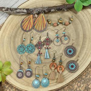 Boucles d'oreilles pendantes bohèmes à pompons en alliage plaqué bronze antique, ensemble de bijoux de fête pour femmes - Product Image 2