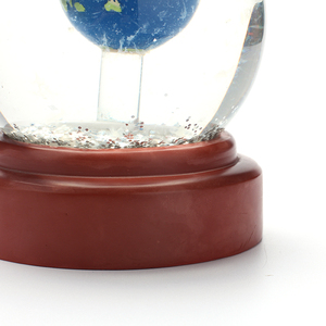 Resina personalizzata resa Kawaii carina Mini terra nel <span class=keywords><strong>cristallo</strong></span> del globo <span class=keywords><strong>di</strong></span> <span class=keywords><strong>neve</strong></span> - Product Image 3