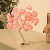 Ornement d'intérieur moderne pour maison de Noël Arbre lumineux LED alimenté par batterie avec support de décoration de fleurs en plastique Fairy Rose