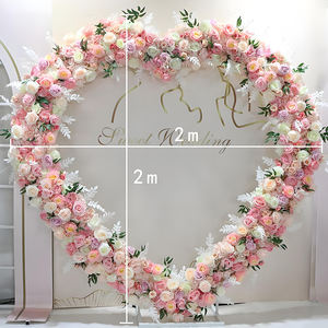 ซุ้มดอกไม้ประดิษฐ์สำหรับตกแต่งงานแต่งงาน รูปทรงหัวใจ ประดับด้วยดอกกุหลาบสีแดง ทำจากผ้าไหม - Product Image 4