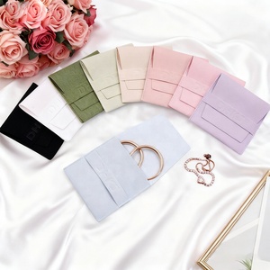 Eastsunshine ホットセール OEM カスタマイズロゴ 8x8cm フラップエンベロープ 高級マイクロファイバーレザー ジュエリーパッケージングポーチ 型押し加工付き - Product Image 2