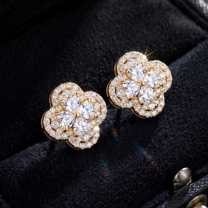 Orecchini Unisex Geometrici in Argento 925 Selezionati con Cura per Commercio Transfrontaliero, Stile Minimalista Coreano-Europeo-Americano con Moissanite - Product Image 2