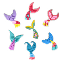 Breloques de chaussures sabot en caoutchouc PVC souple personnalisées 2026, motif queue de poisson, avec boucle à bouton, décoration appliquée, 2,5-3,5 cm, unisexe