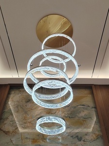 Lámpara de araña de lujo LED de resina y acero inoxidable con diseño de línea de pesca para dormitorio, de la tienda insignia de ventas directas de la fábrica de iluminación de Zhongshan - Product Image 3