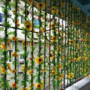 Guirnaldas de girasoles artificiales Wen Hope, decoraciones de flores de seda para montar en la pared, para bodas, uso en interiores y exteriores. - Product Image 1