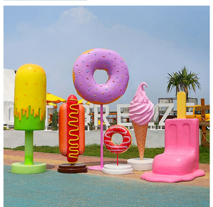 Commercio all'ingrosso decorazione moderna in fibra di vetro <span class=keywords><strong>tavolo</strong></span> e sedie scultura di grandi dimensioni gelato scultura in resina - Product Image 2