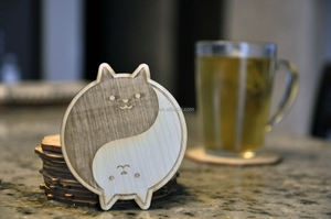 2025 mode en gros écologique personnalisé chat en bois conception gravée au Laser sous-verres Table ronde bois caboteur tasse tapis - Product Image 3