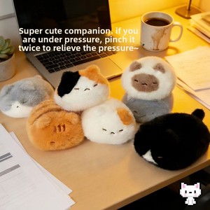 Simpatico Gattino di Peluche a Forma di Pane con Poggiapolsi, Bambola Antistress da Compagnia, Statuetta Tascabile per Regalo ai Migliori Amici - Product Image 3