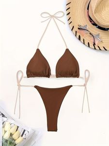 Ensemble bikini deux pièces personnalisé OEM pour femme, avec bonnets triangle et liens ajustables sur les côtés, idéal pour les vacances à la plage - Product Image 6