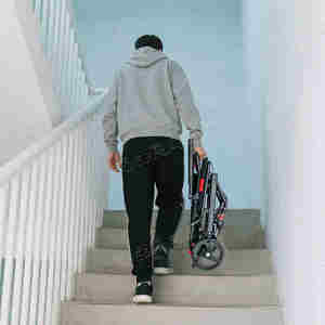 รถเข็นคนพิการแบบพับได้น้ำหนักเบาได้รับการรับรองสำหรับเครื่องบินและการเดินทางทางอากาศ - Product Image 3