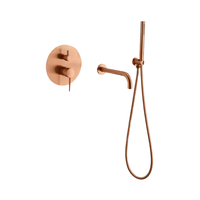Remplisseur de douche de pluie de robinet de baignoire à une poignée fixé au mur moderne en laiton poli avec noyau de valve en céramique