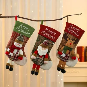 Bolsa de Dulces Navideña con Diseño de Dibujos Animados, 18.5 Pulgadas, 3D, Santa, Muñeco de Nieve, Alce, Adorable Regalo de Navidad con Patas Largas para Colgar - Product Image 1