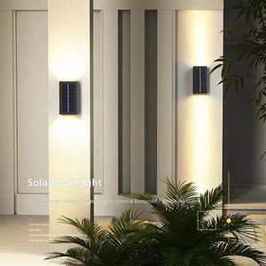 Lampada Solare da Parete per Esterni, Impermeabile, Illuminazione Su e Giù, per Decorazione Casa, Giardino e Cortile - Product Image 3