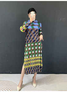 Nouvelle Collection Été 2026 : Robe Plissée Décontractée Miyake, Col Semi-Montant Coloré Tendance, Grande Taille – Vente en Gros de Vêtements - Product Image 6