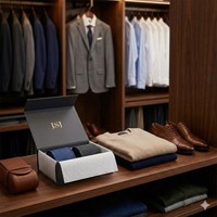 Boîte en carton rigide à fermeture magnétique avec logo personnalisé pour cadeau de luxe avec nœud en ruban et finition mate élégante