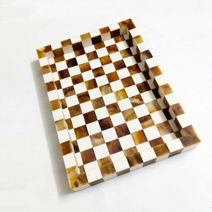 ถาดเขาสัตว์ธรรมชาติทรงโมเดิร์น งานแฮนด์เมด คุณภาพพรีเมียม ปรับเปลี่ยนขนาดและรูปทรงได้ ใช้เสิร์ฟและตกแต่งโต๊ะ โดย Tradebyd - Product Image 1