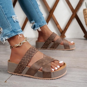 Nouvelles sandales compensées pour femmes, design sans bride, décontractées et tendance, pour l'été et le printemps, diverses options de couleurs, bout ouvert - Product Image 2