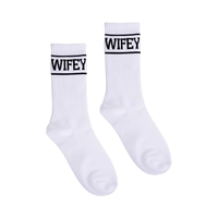 Chaussettes de sport d'équipage blanc doux mariée texte noir élégant printemps cadeaux de jeunes mariés pour les essentiels de mariage Bachelorette Party Favors