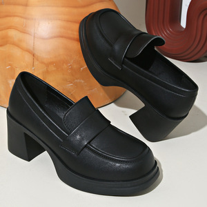 Nouvelles chaussures en cuir de style britannique pour le printemps, à semelle épaisse, grande taille, talon épais, chaussures rétro à talons hauts pour femmes - Product Image 2