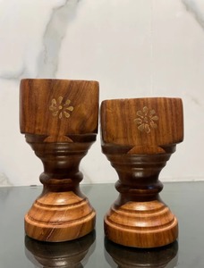 Brûleur à Bakhoor rond en bois de qualité export, support d'encens en bois naturel pour usage domestique et religieux, disponible à la vente - Product Image 5