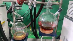 लैवेंडर तेल आसवन उपकरण उच्च गुणवत्ता वाले लघु पथ आणविक आसवन उपकरण - Product Image 6