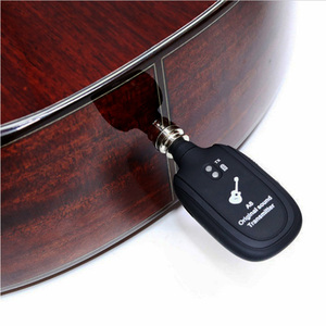 A8 Wiederauf lad bares kabelloses Gitarren effekts ystem Tonabnehmer und Empfänger mit eingebautem Kunststoff batterie verstärker - Product Image 2