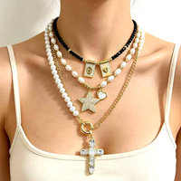 FM-LHN2243 Collier tendance avec pendentif émaillé de Noël, perles rouges, breloque sapin de Noël, vente en gros