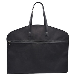 Muestra gratuita de la popular bolsa de viaje convertible vegana y duradera para ropa, con logotipo personalizado de lujo. - Product Image 1